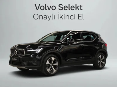 2022 VOLVO XC40
